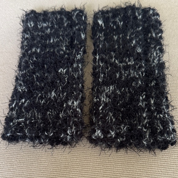 Black and Gray Knit Fingerless Gloves - Picture 2 of 2